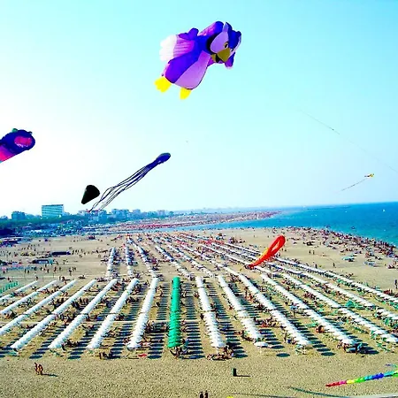 Chalet Dena Chalets - At The Lido di Spina