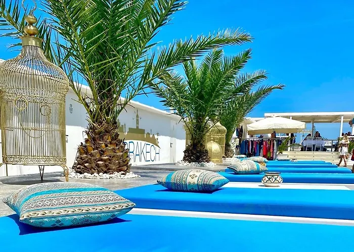 Dena Chalets - At The *