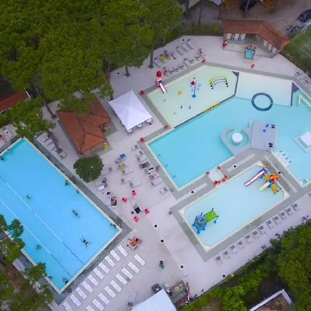 Dena Chalets - At The