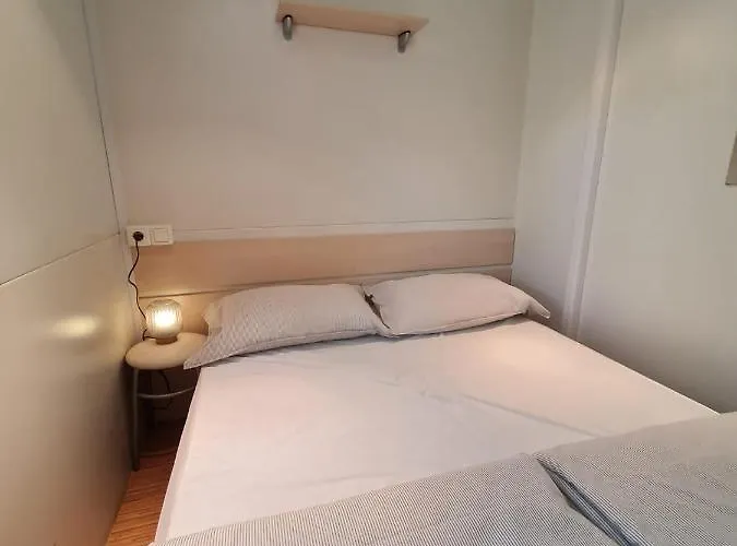 Dena Chalets - At The