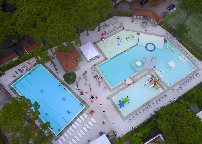 Dena Chalets - At The